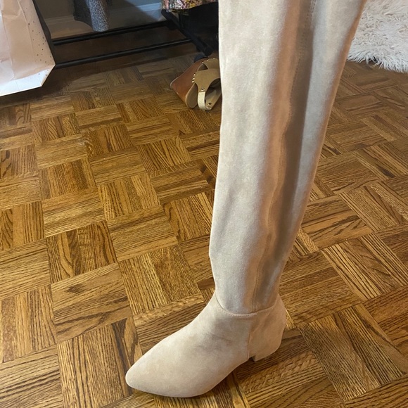 Over the knee boots - Picture 3 of 3